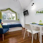 Mokotow Cosy House By Bookinghost *