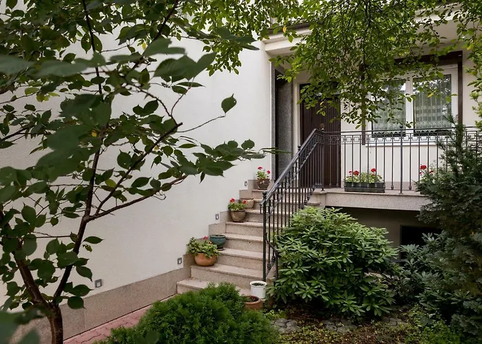 Mokotow Cosy House By Bookinghost *