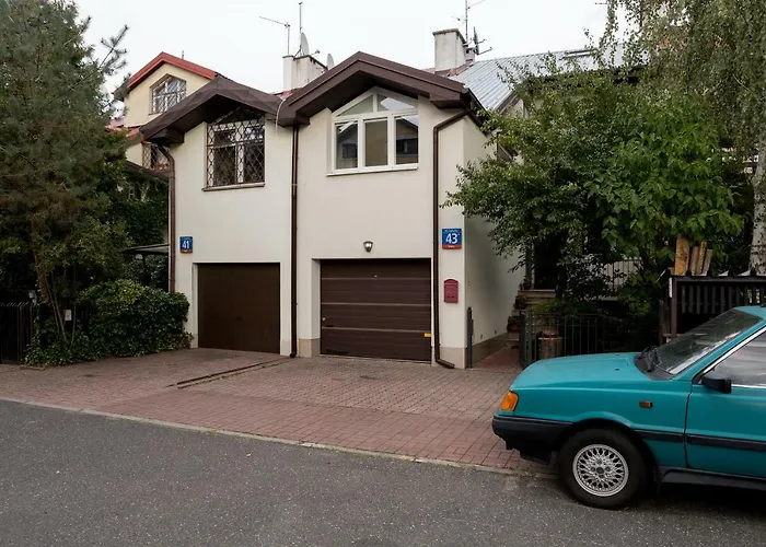 Mokotow Cosy House By Bookinghost *