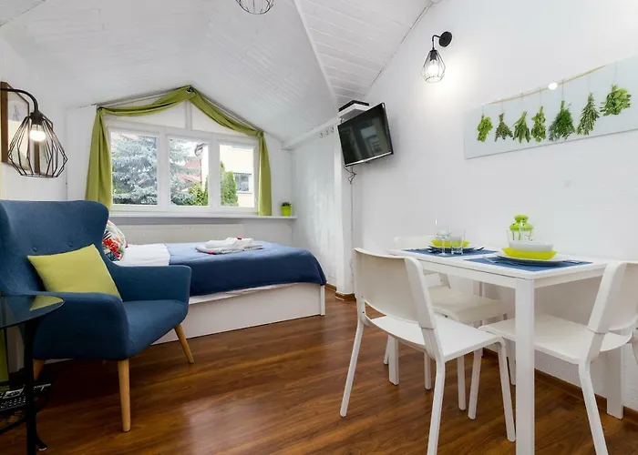 Mokotow Cosy House By Bookinghost *