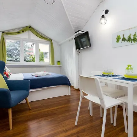 Mokotow Cosy House By Bookinghost *